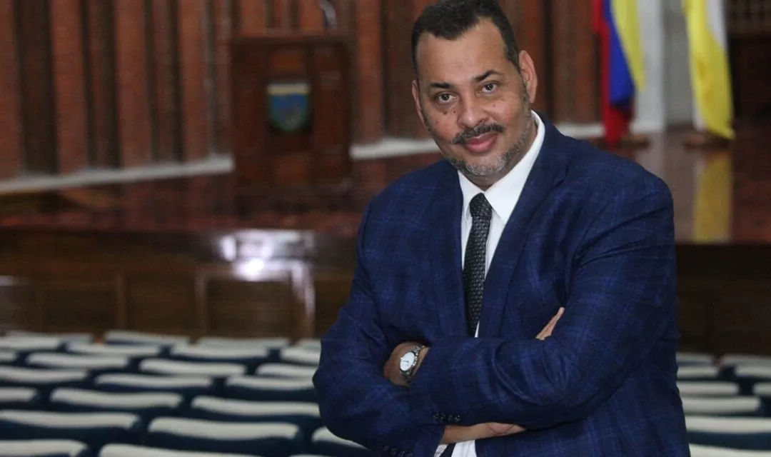 Entre el miedo y la libertad: Votar antes de la democracia – Tomás Straka